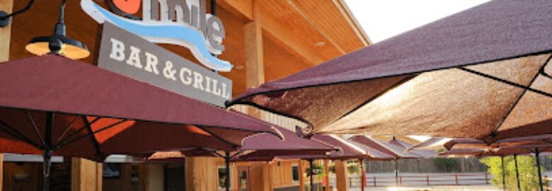 8 Mile Bar & Grill