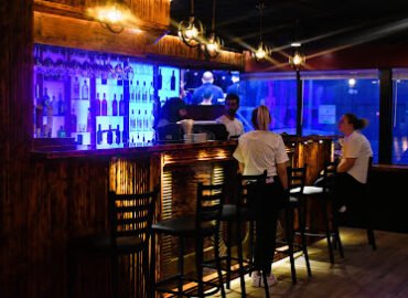Golden Lux Bar and Restaurant