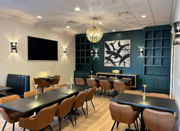Due South Steak, Seafood & Bar