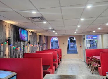 Royal Dosa Hut   %Pure Vegetarian Indian Restaurant