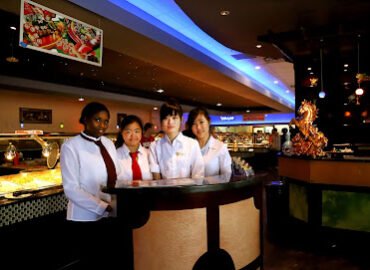 Teppanyaki grill & supreme buffet