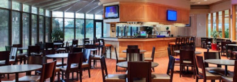 Bistro 743