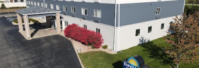 Days Inn & Suites by Wyndham Romeoville