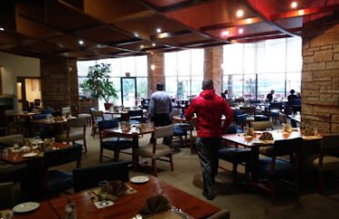 Alexander’s Restaurant & Lounge