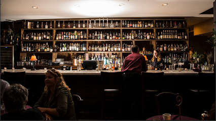 221 Main – Restaurant & Cocktail House