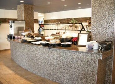 Four Seasons Restaurant & Lounge