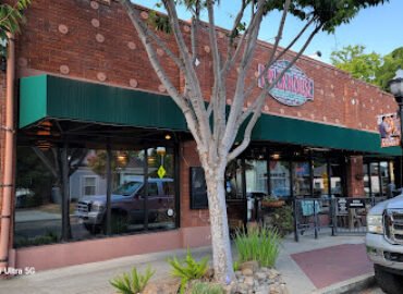 Brick House Restaurant & Catering