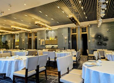 The Deluxe Chinese Restaurant