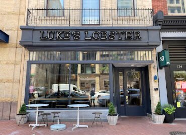 Luke’s Lobster Penn Quarter