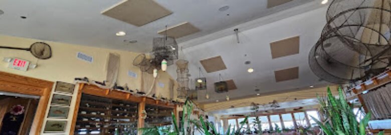 Basnight’s Lone Cedar Cafe