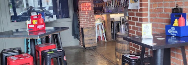 Sneaky’s Bar & Burger Joint