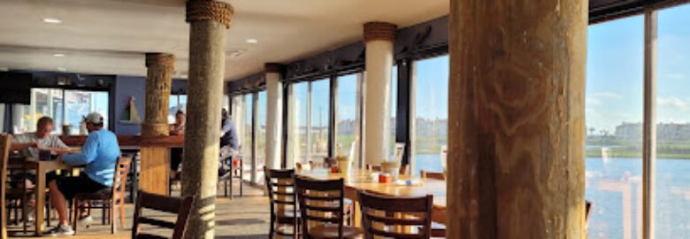 Boathouse Bar and Grill