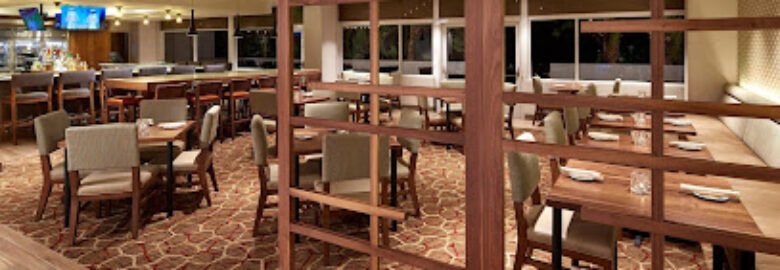 East Grand Bar & Grille