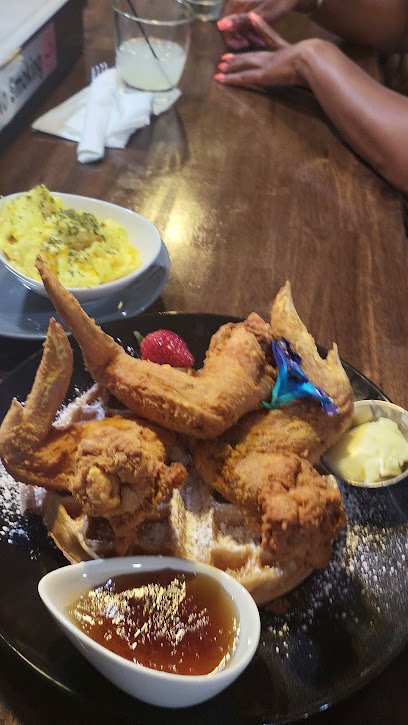 Hypnotic’s Restaurant and Lounge