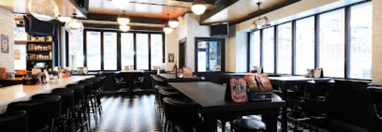 Mom’s Kitchen and Bar