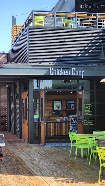 Chicken N Pickle – Overland Park