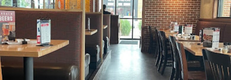 Old Chicago Pizza + Taproom