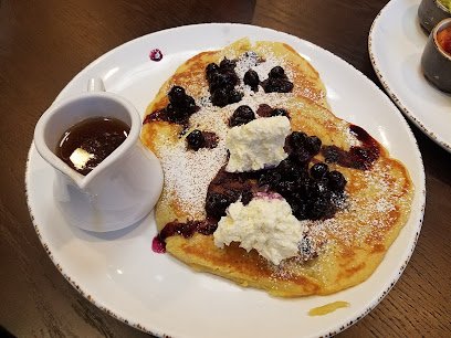 The Bistro – Eat. Drink. Connect.