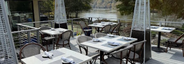 Ray’s on the River
