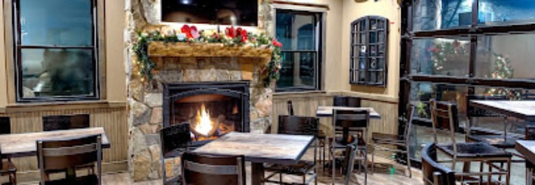 River Inn Bar & Grill