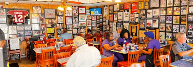 Full Moon Bar-B-Que